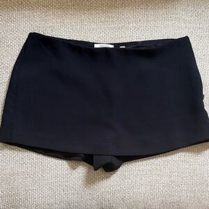 Aritzia Black Skort Shorts - Minimalist A-Line Front